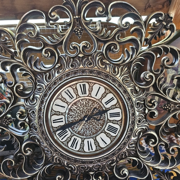 Gorgeous Ornate Vintage Gold Westclox Wall Clock - Picture 4 of 8